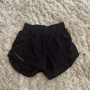 Lululemon black hotty hot shorts 4 inch size 4
